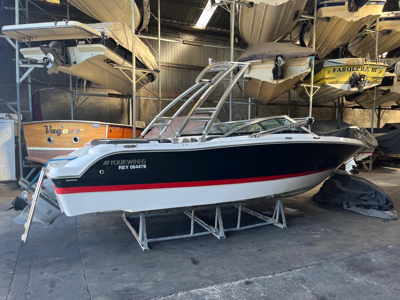 Four Winns 190 2013 Volvo 225 